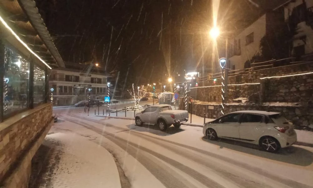 Ξεκίνησε η επέλαση της κακοκαιρίας: Στα "λευκά" η Θεσσαλονίκη - Σε επιφυλακή η Πολιτική Προστασία (Βίντεο)